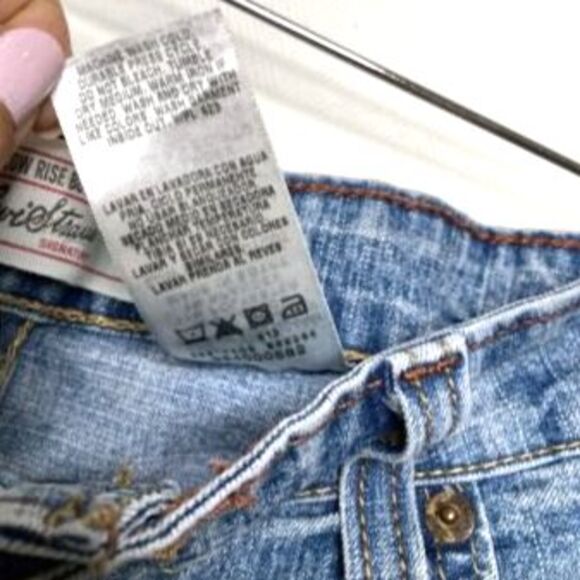 Levis Signature Women's Low Rise Bootcut Distress Denim Jeans 10 Vintage Blue - Picture 11 of 12